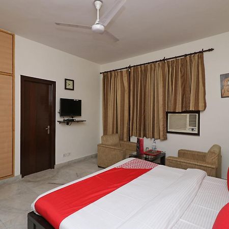 โอโย 595 อราวาลี เรซิเดนซี Hotel คูร์เคาน์ ภายนอก รูปภาพ
