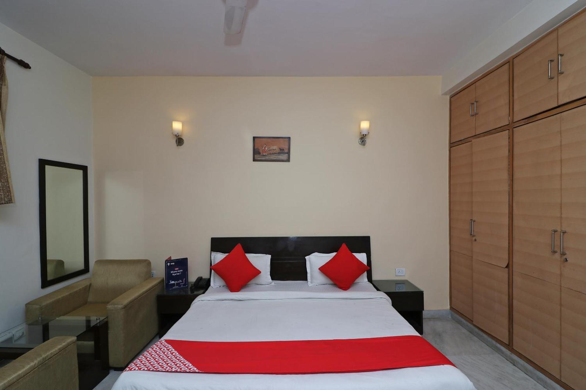 โอโย 595 อราวาลี เรซิเดนซี Hotel คูร์เคาน์ ภายนอก รูปภาพ