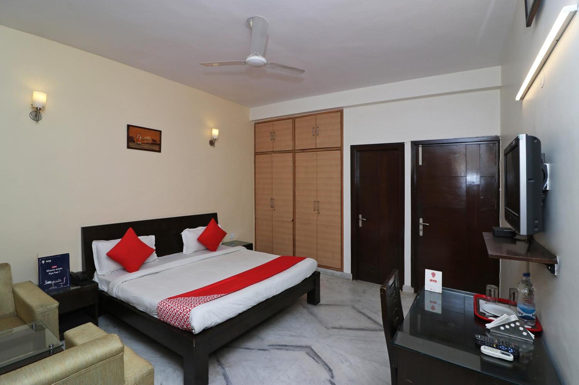 โอโย 595 อราวาลี เรซิเดนซี Hotel คูร์เคาน์ ภายนอก รูปภาพ
